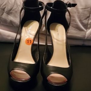 Sexy Black Pumps worn once
